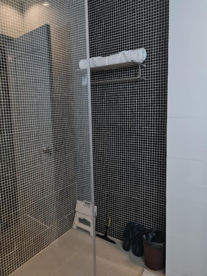 Huge Condo Unit Near Burgos Circle, St Lukes, Shangri-La - P Hamptons T1 Makati City Luaran gambar